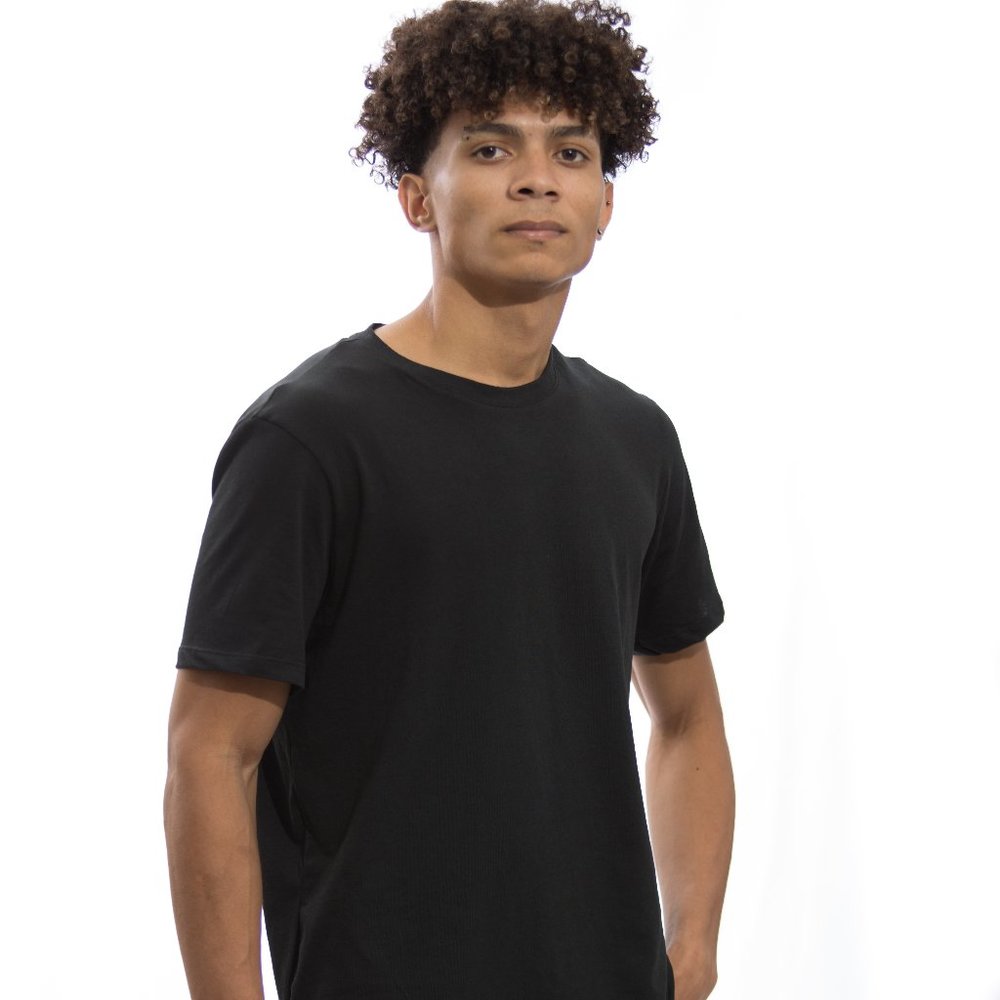 STITCH-ISH & CO. BLACK TEE WITH SOFT CLOUD COTTON TECHNOLOGY
